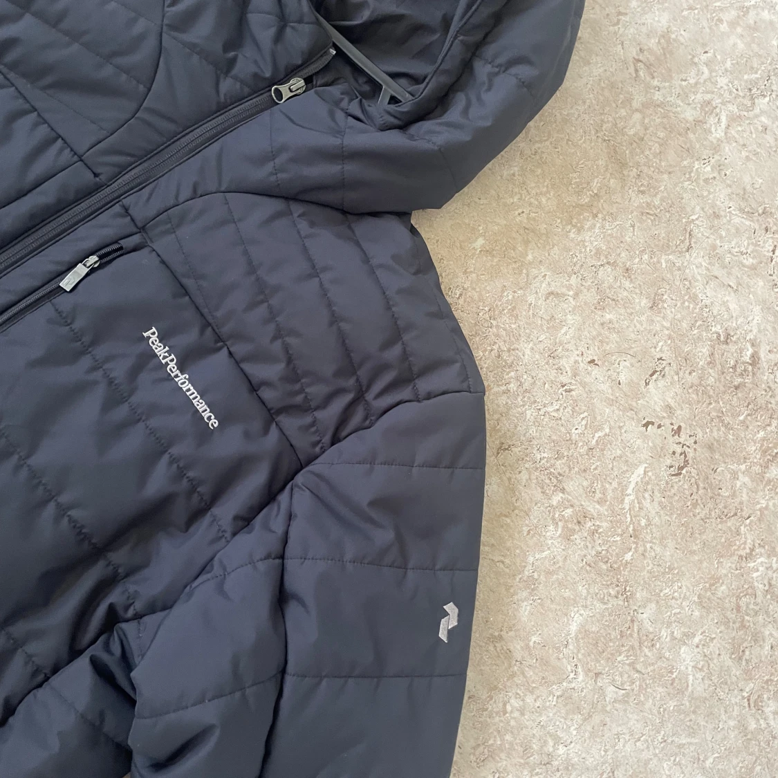 Svart pufferjacka Peak Performance XXL - 1