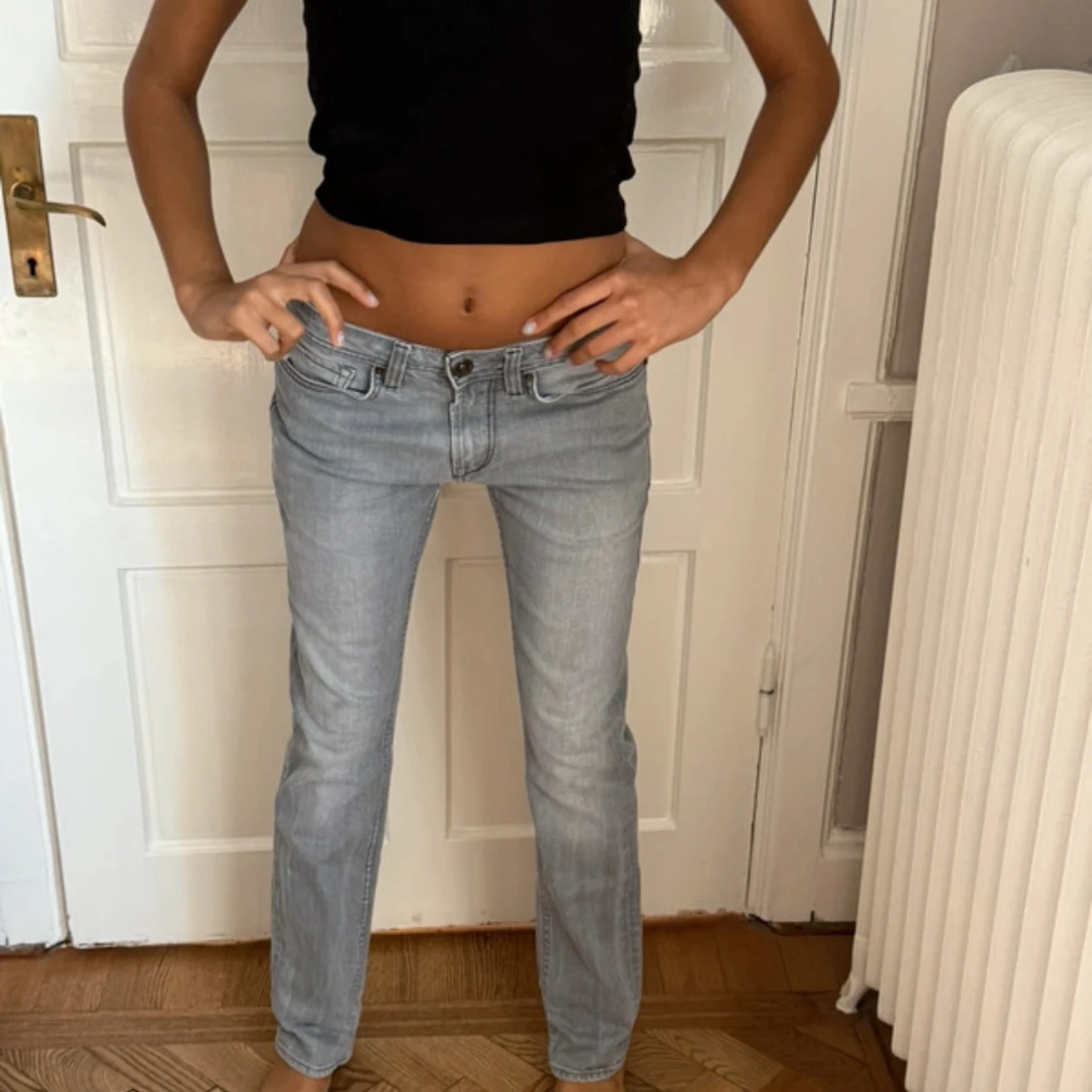 Ljusgrå jeans
