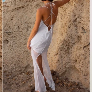 Vit långklänning med öppen rygg NA-KD - New 38