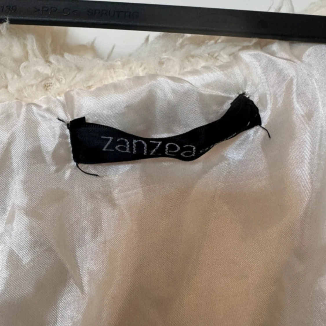 Vit teddyjacka med huva från Zanzea - 2