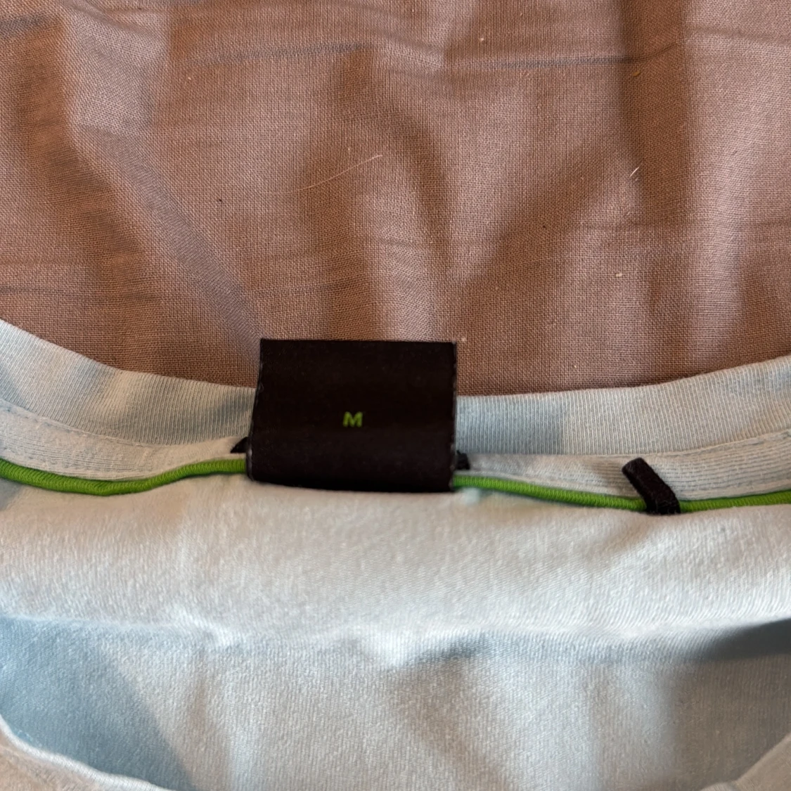 Ljusblå t-shirt från BOSS med tryck - 4