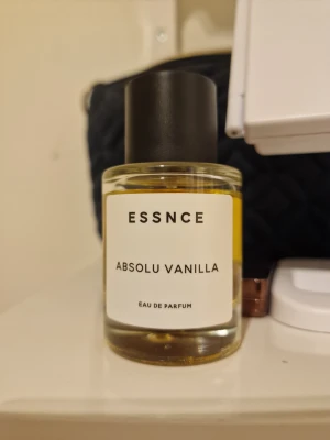Absolu Vanilla Essnce parfym - Använd ganska lite. 