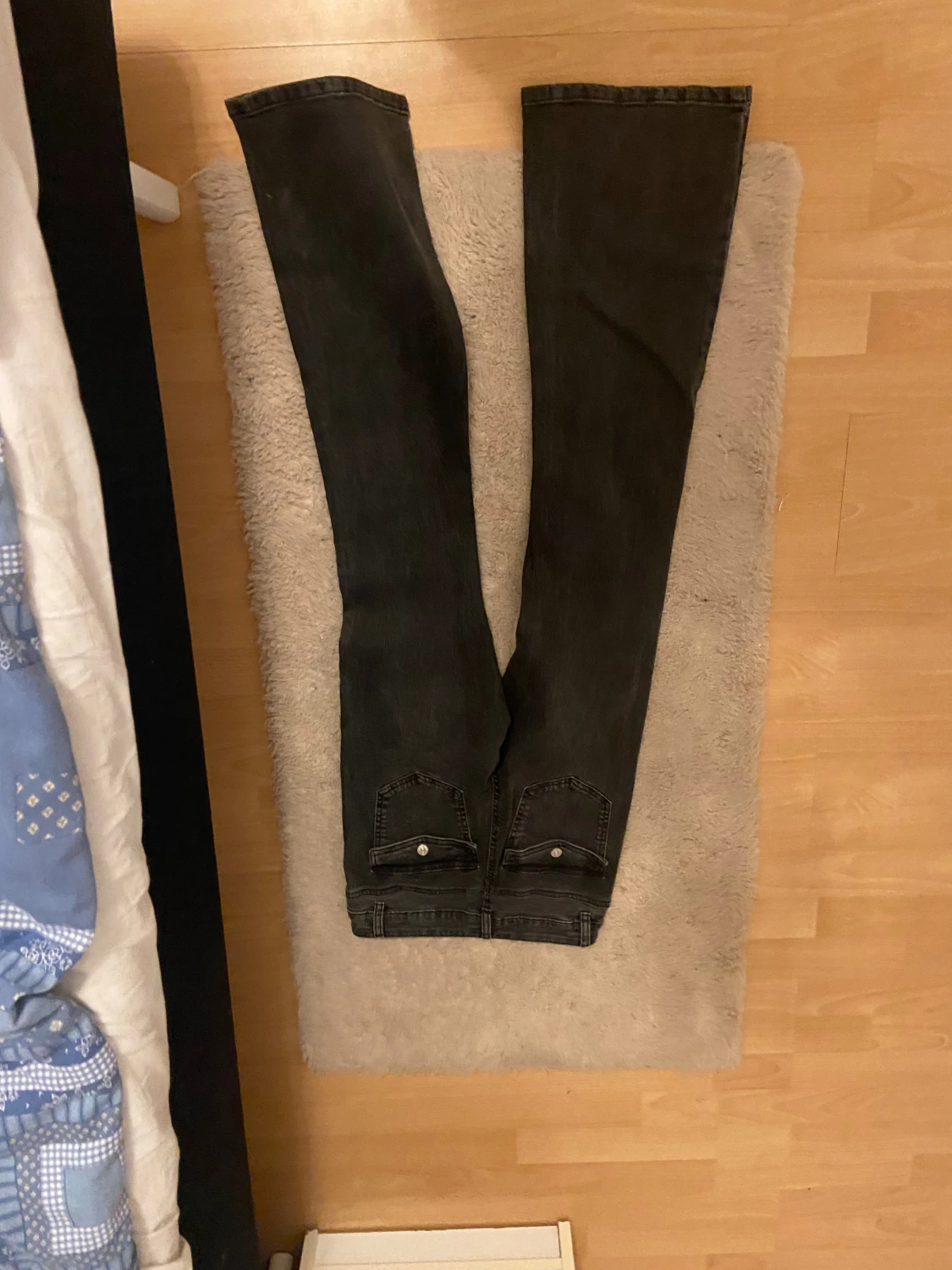 Svarta bootcut jeans från Levis - 1