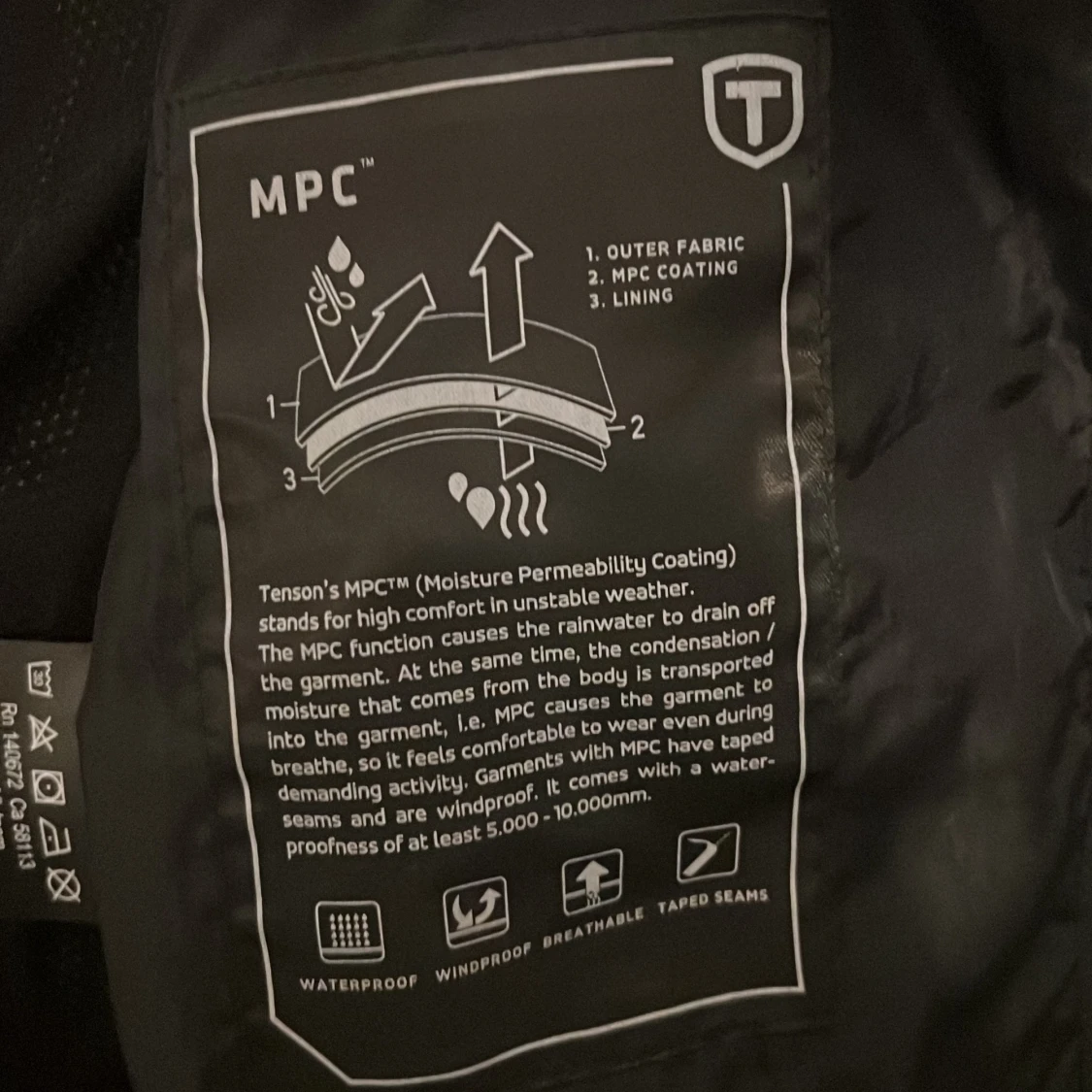 Svart regnjacka från Tenson med huva - 3