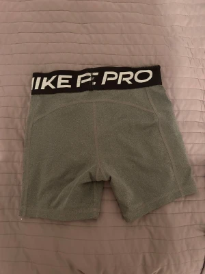 NIKE PRO SHORTS - nike pro shorts, anvånda men i gott skick!
