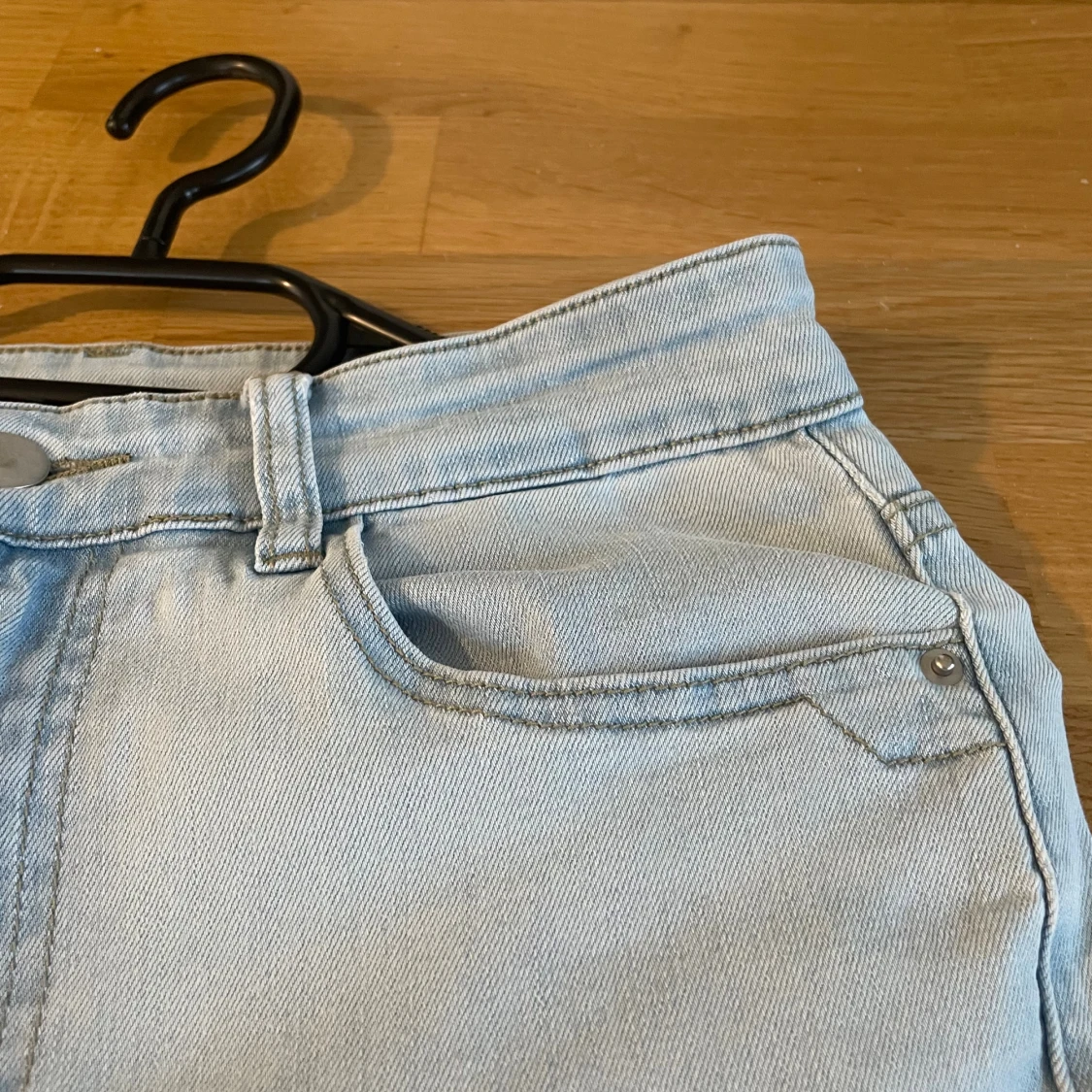 Ljusblå bootcut jeans med hög midja - 2