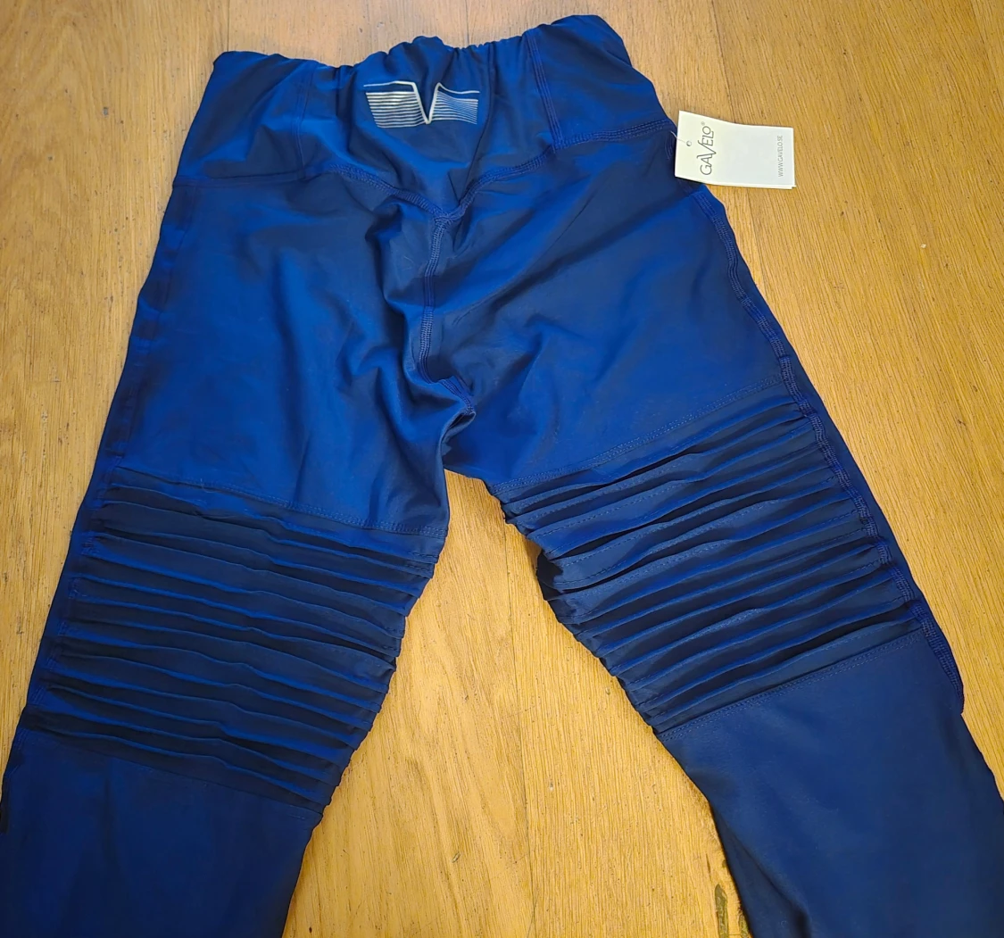 Blå leggings från Gavelo med ribbade detaljer - 