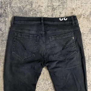 Dondup george - Size: 32 Waist measurement:. 39,5cm Inseam measurement: 70cm Good Condition! Color: Black Comes with: Nothing Retail: 320€: Newest model of Dondups!