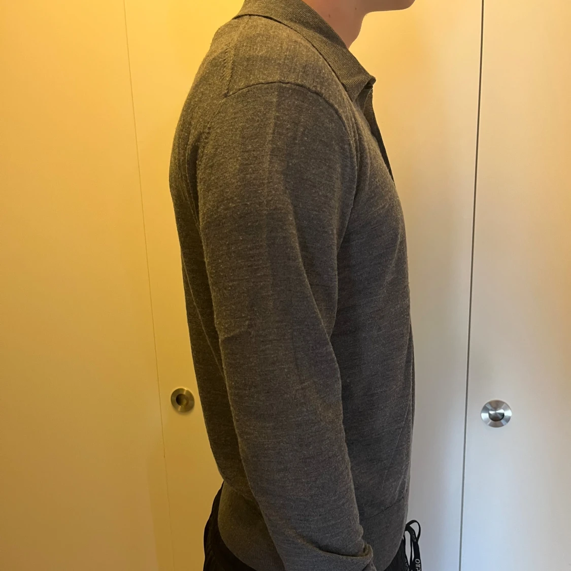 Grå pikétröja från Uniqlo - 1