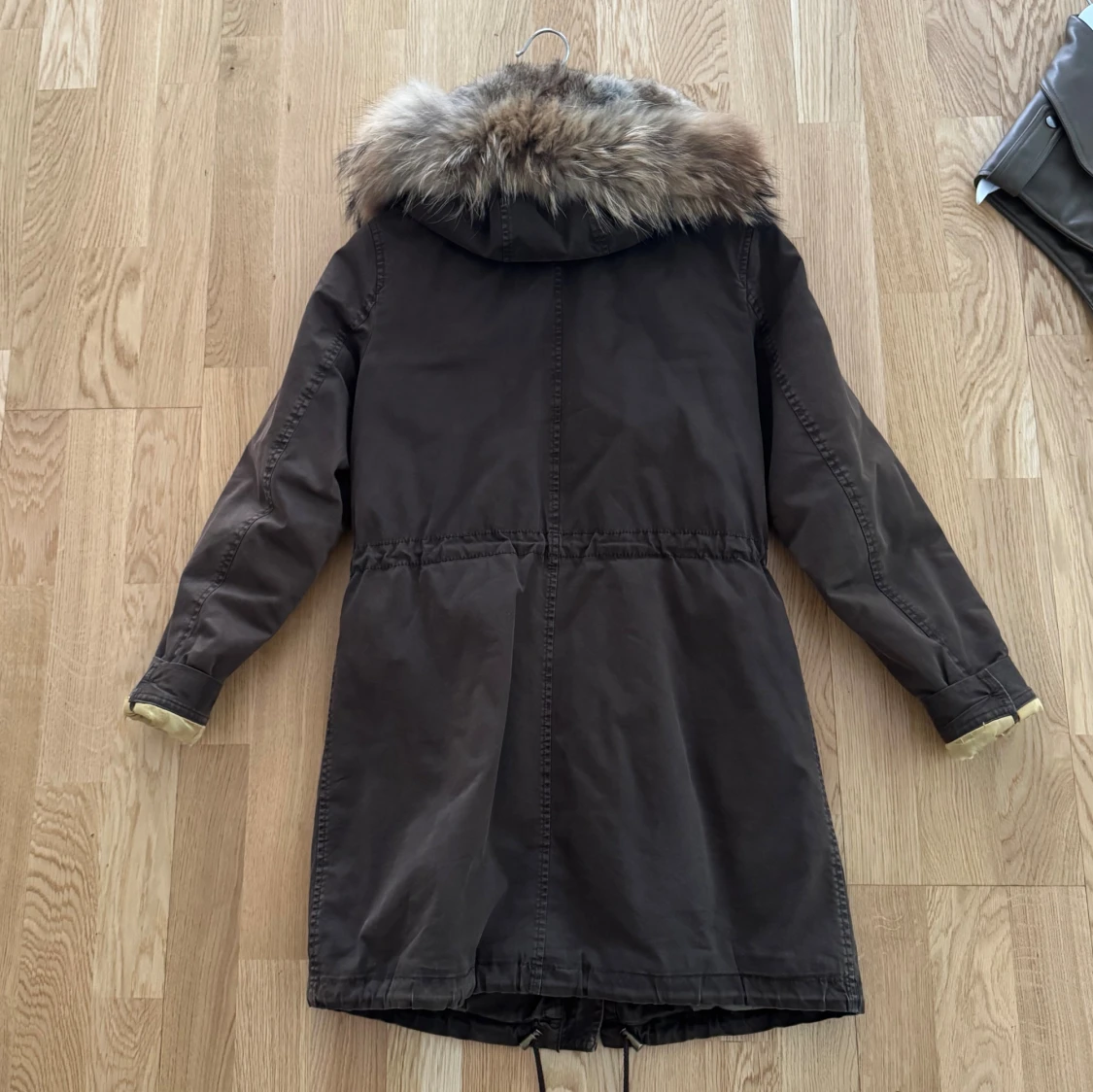 Brun parkajacka med päls från Blonde No.8 - 2