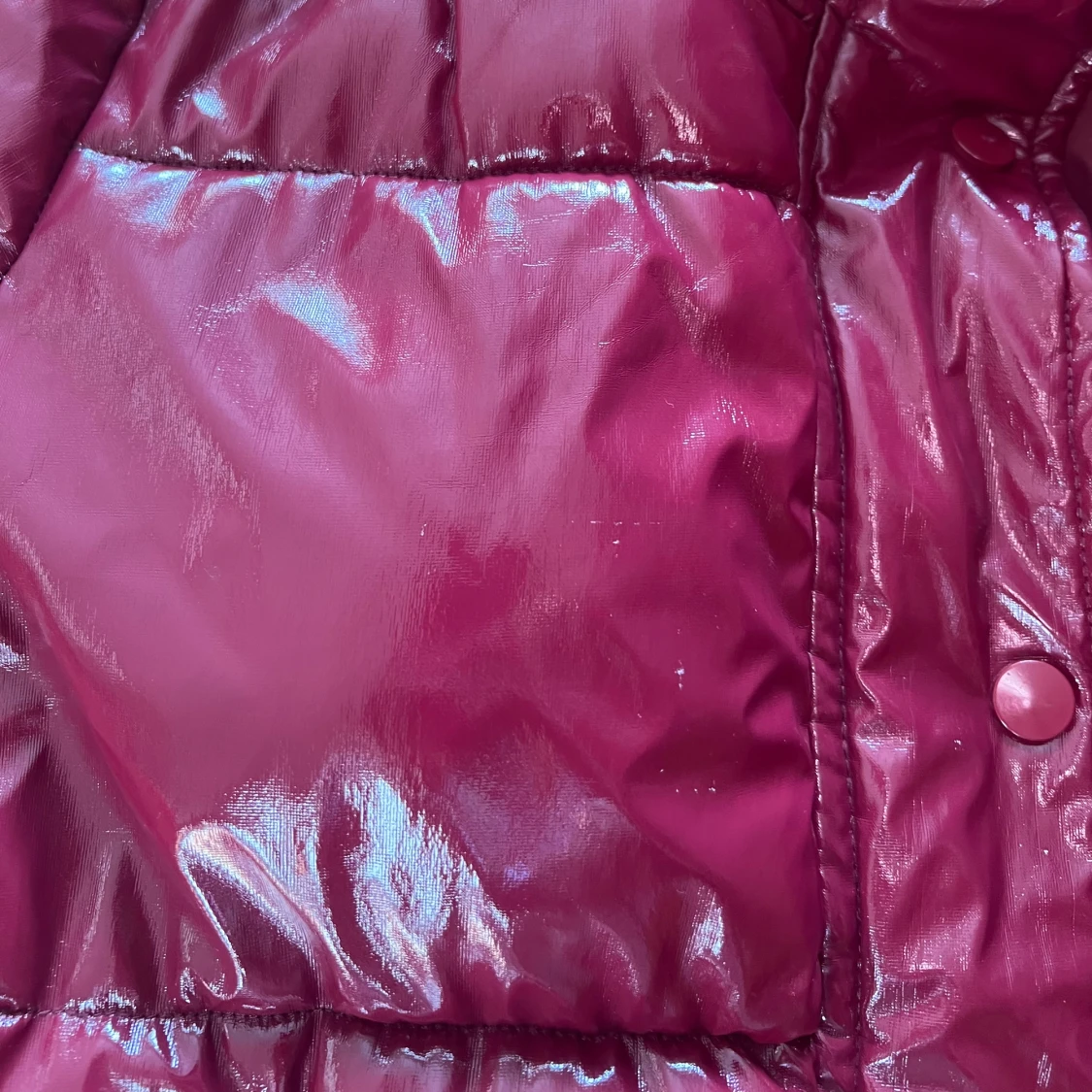 Vinröd pufferjacka från Mohito - 4