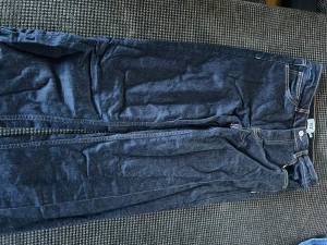 Mörkblå jeans från 157 - Aldrig använd har bara legat i garderoben sen jag köpt den.