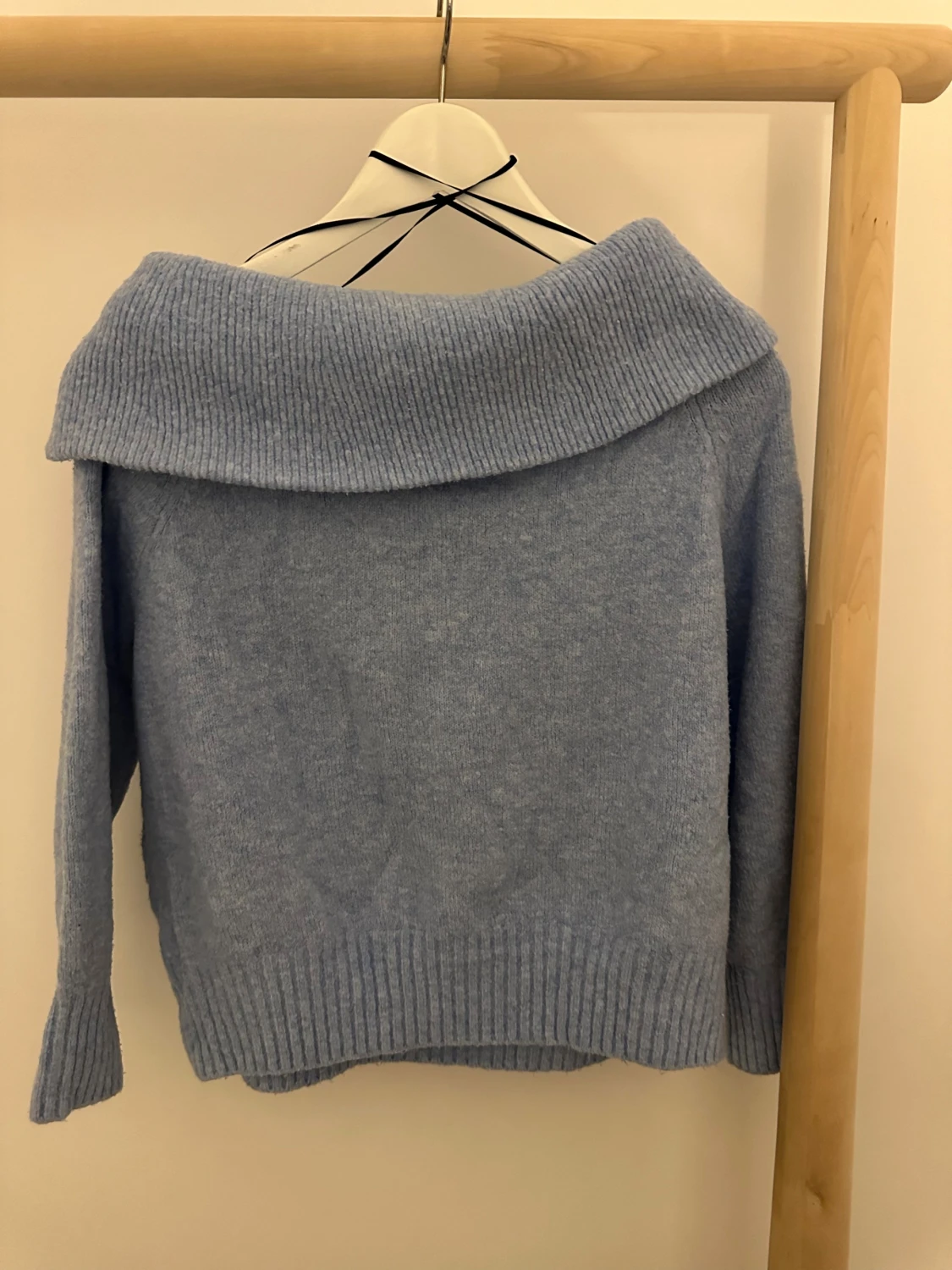 H&M Ljusblå stickad tröja OFF-THE-SHOULDER - 2