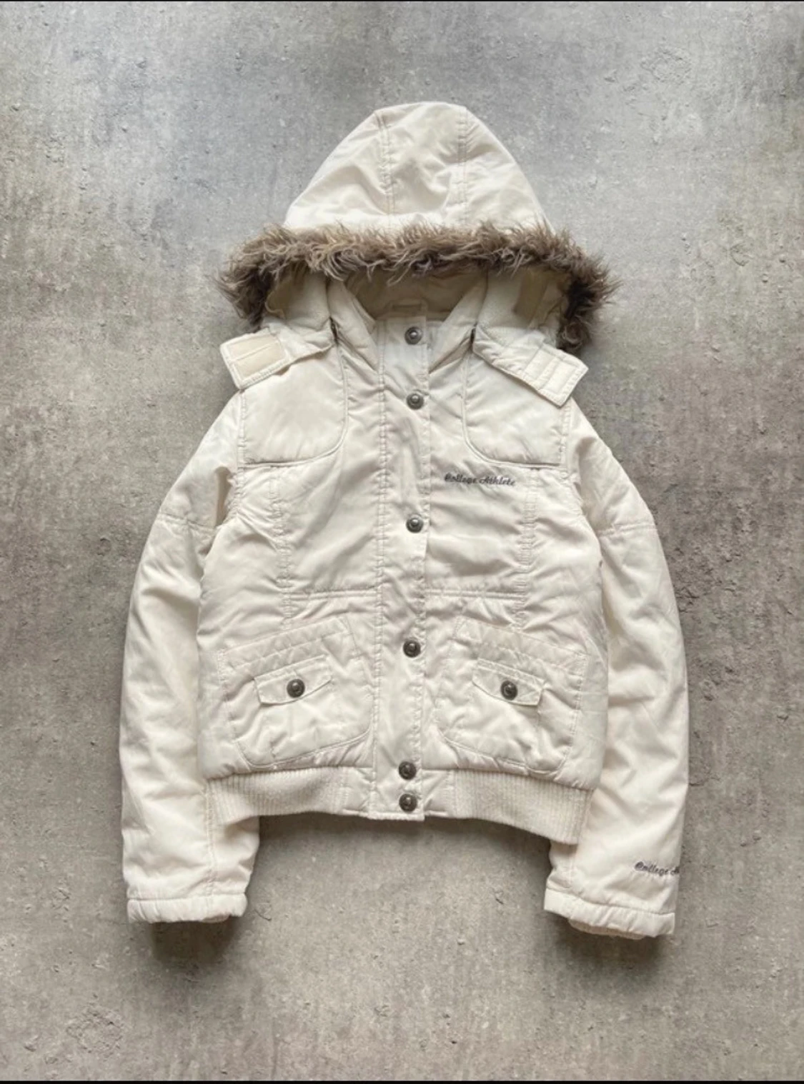 Vit 2000s y2k pufferjacka 