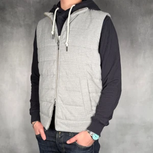 Dressmann väst - - Dressman Väst — Storlek M — 9/10 - Bra skick utan skavanker — Inkluderat - Väst — Retail 1300kr — Modellen är 180cm, 65kg