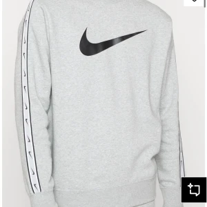 Nike tröja  - Fint skick, nypris 370kr.
