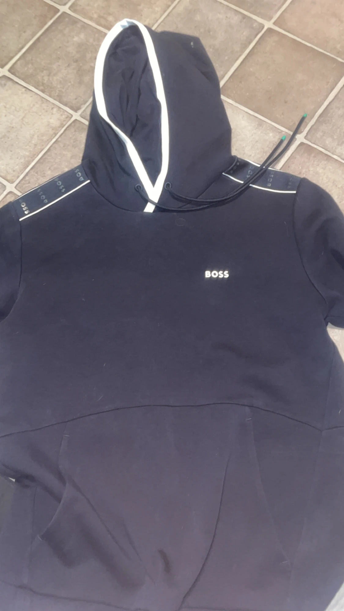 Svart hoodie från BOSS med snörning - 4