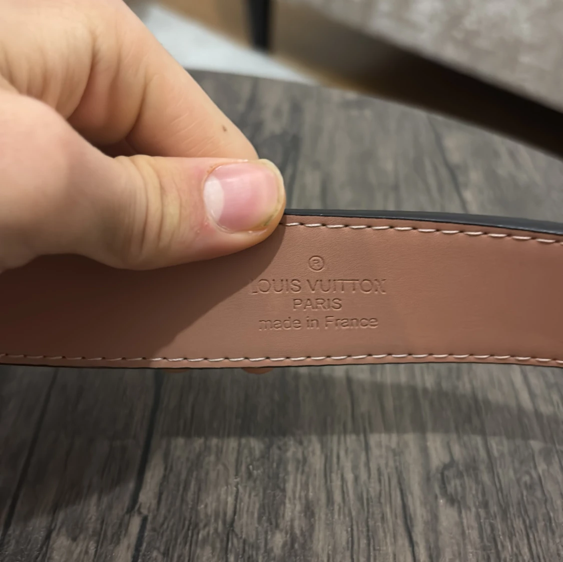 Säljer en svart brun bält fin - 3