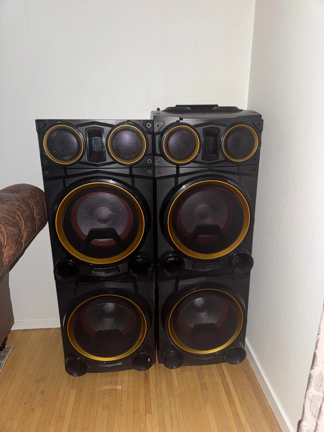 Kraftfullt högtalarsystem med DJ-kontroll