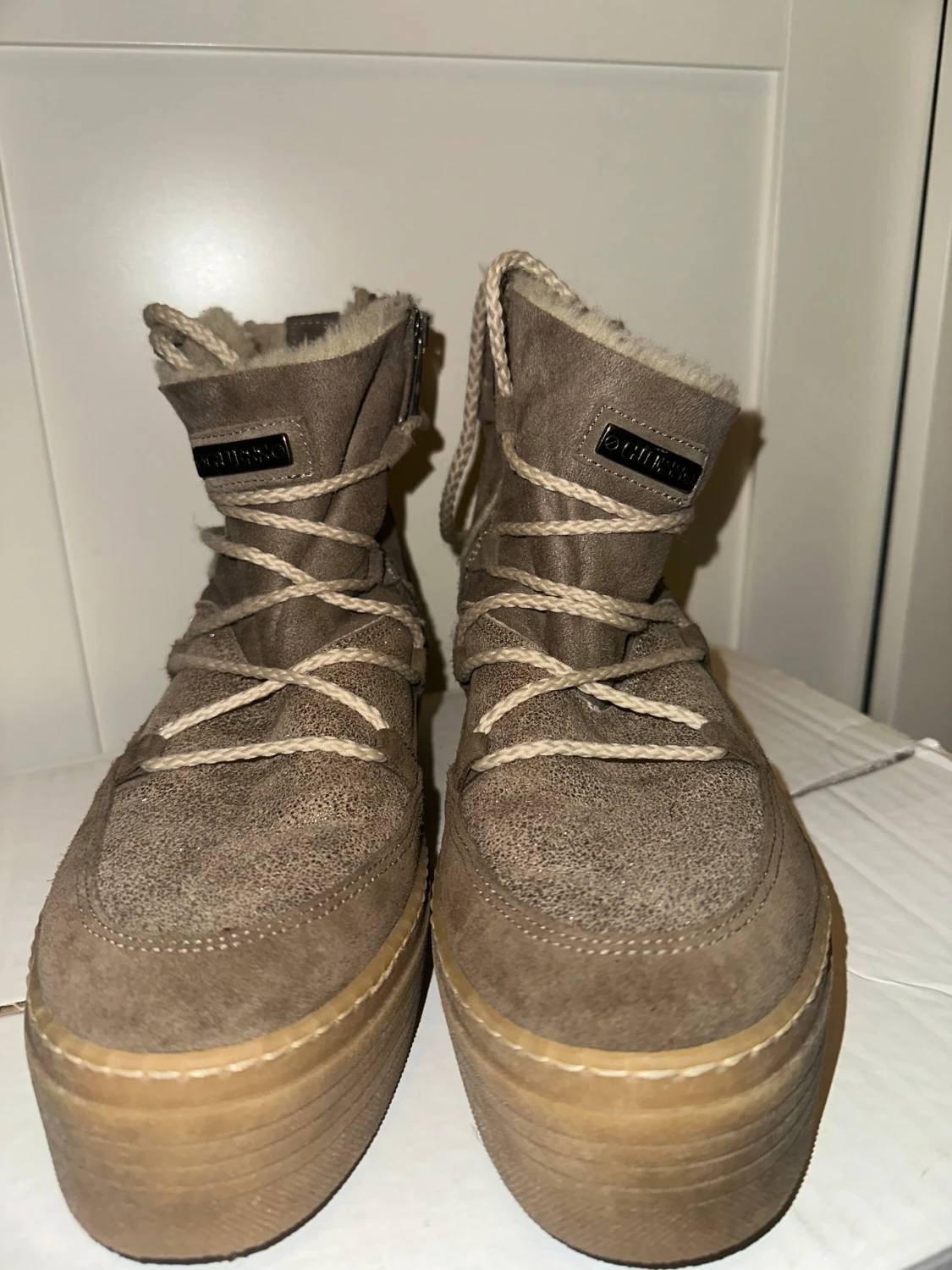 Beige mockaboots med snörning och dragkedja - 5