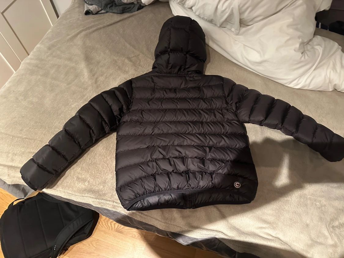 Svart dunjacka från Colmar - 2