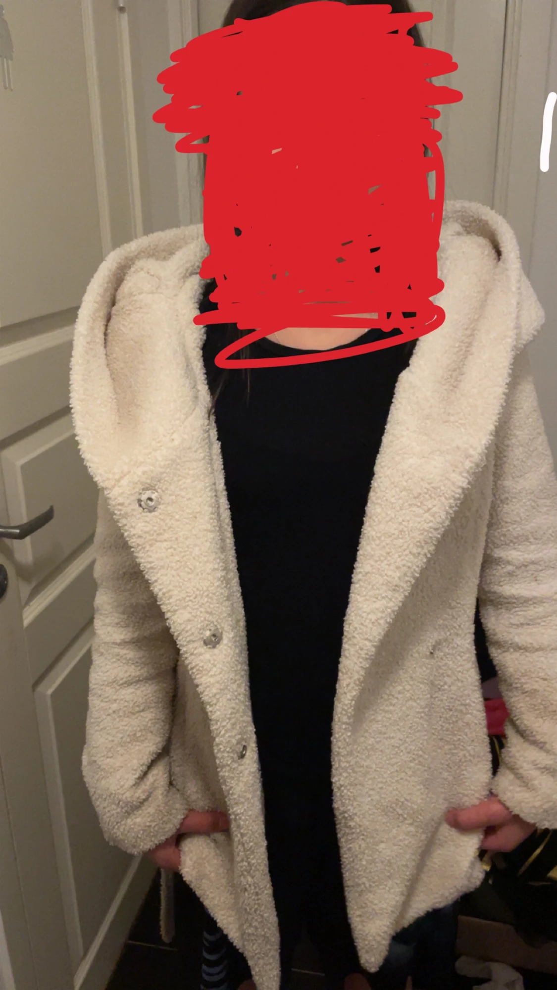 Vit teddyjacka med huva och bälte