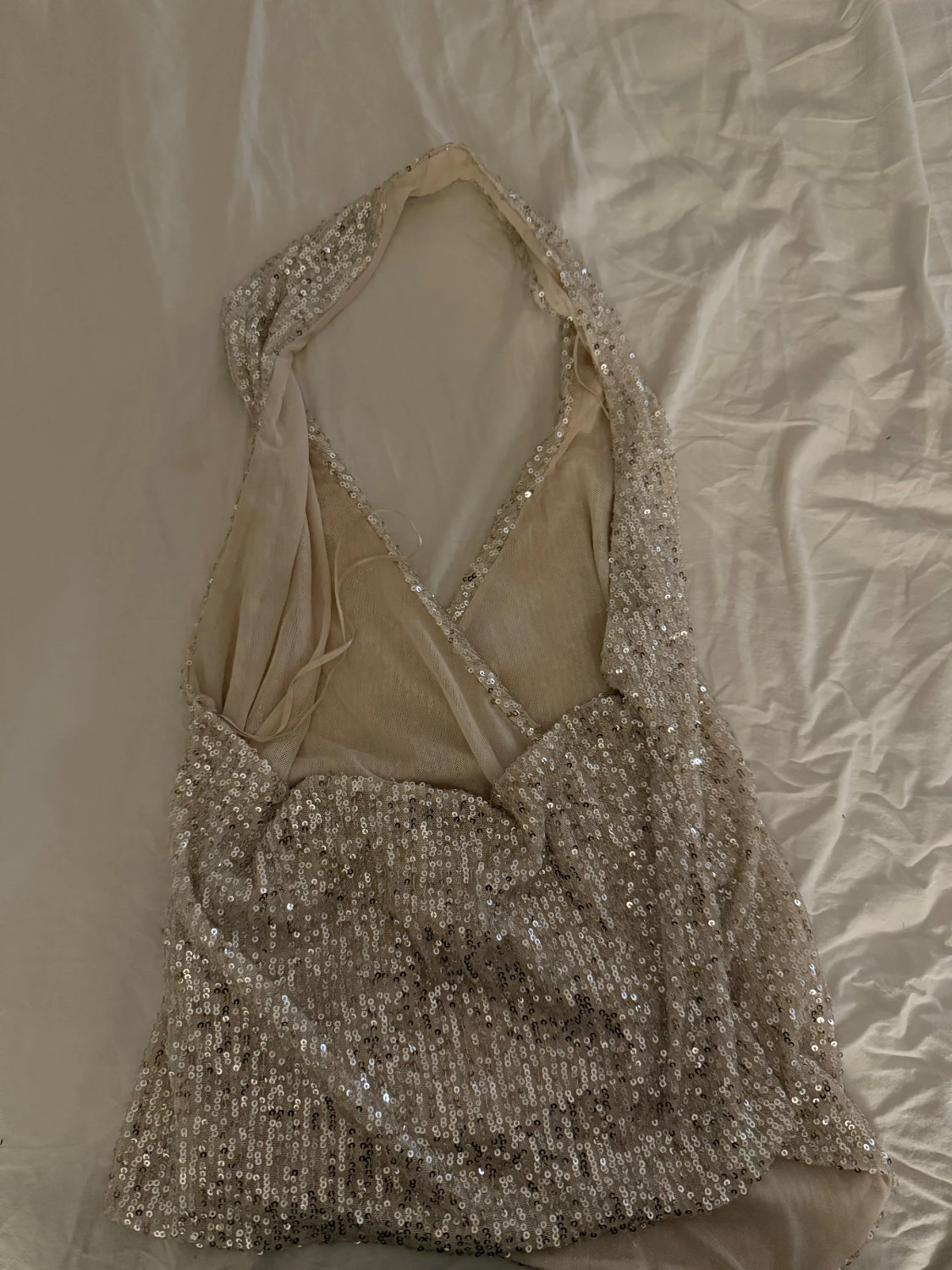 Glittrig topp öppen rygg  - 3