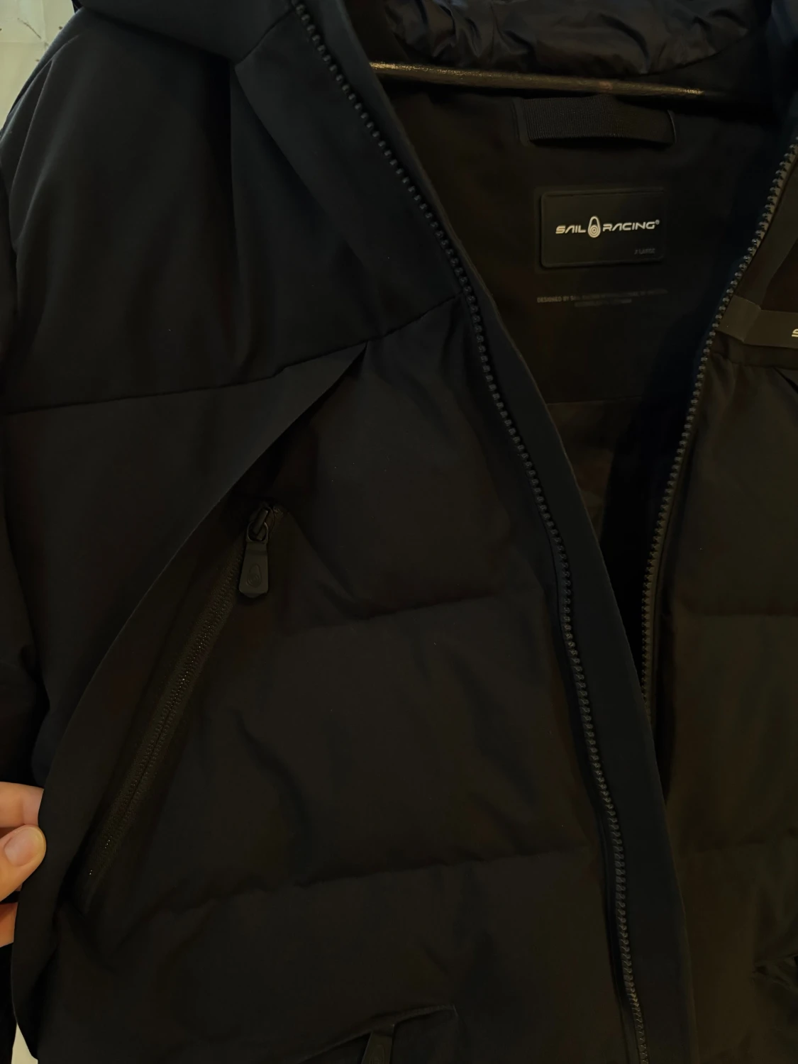 Svart pufferjacka från Sail Racing - 6