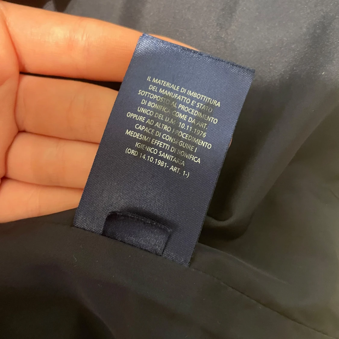 Mörkblå dunjacka från Gant med huva - 3