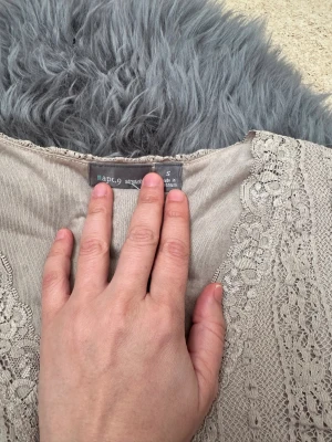 Beige spets top  - S/m