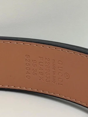 Gucci Bälte - Säljer ett helt nytt bälte aldrig använd. Storlek 110. Snabb frakt, fraktar inom 24h. Kan även mötas i Stockholm. Skriv vid fler frågor