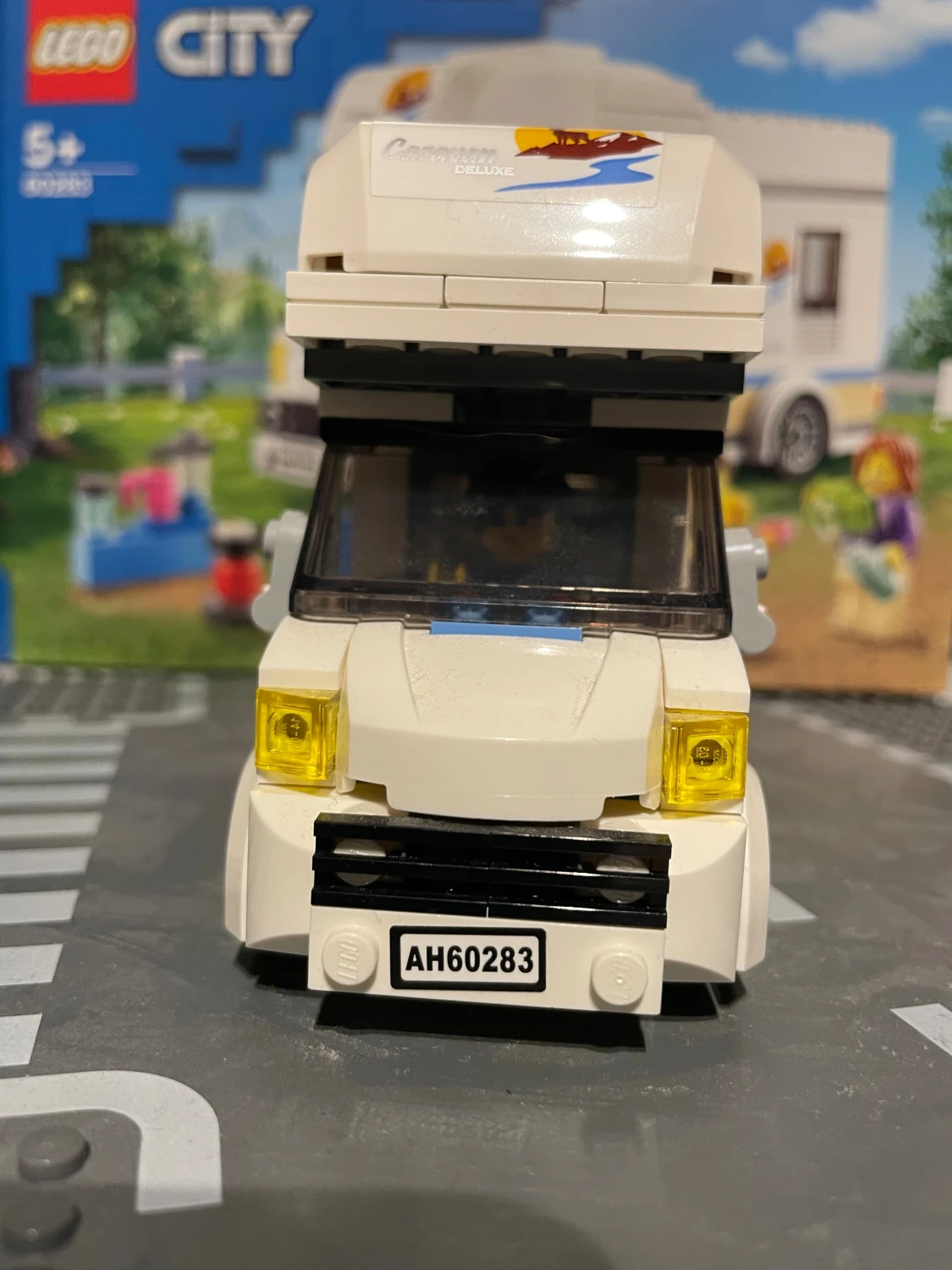 LEGO City 60283 Husbil - 6