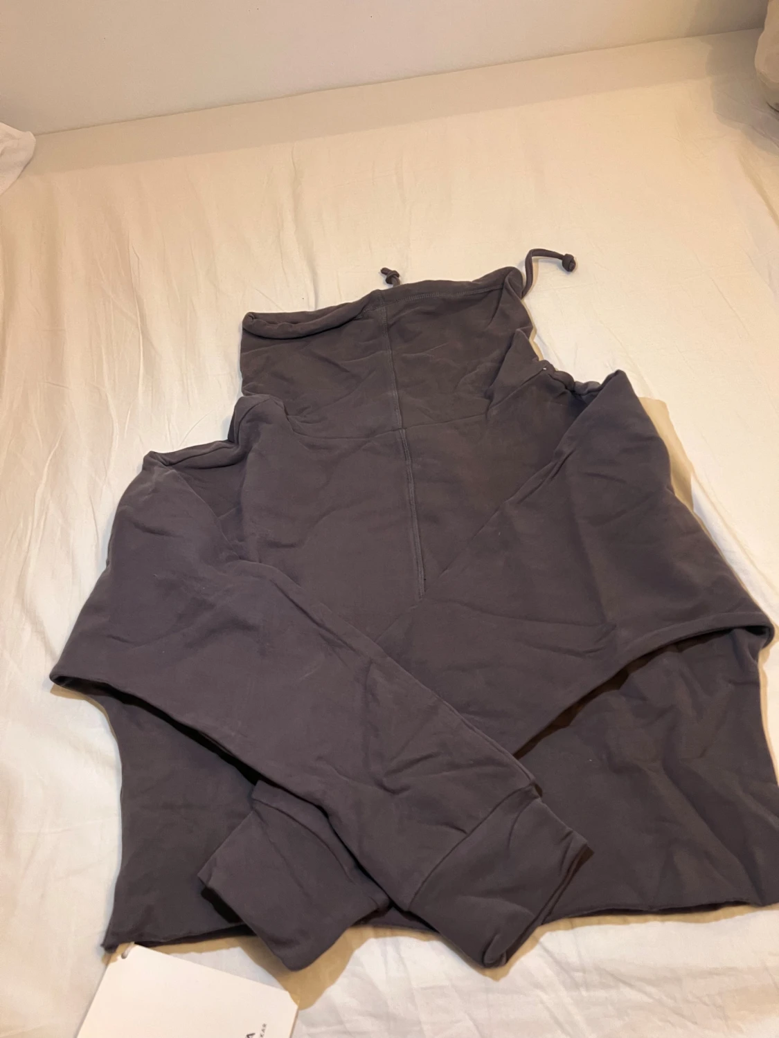 Mörkgrå hoodie från A Line - 4