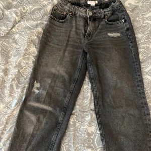 gråa jeans - mycket bra och fint.