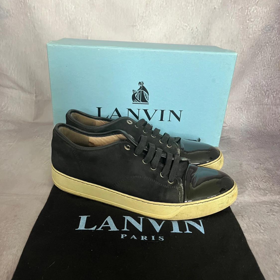 Lanvin Sneakers â Svart mocka & svart lack | Strl 9 (EU 43)