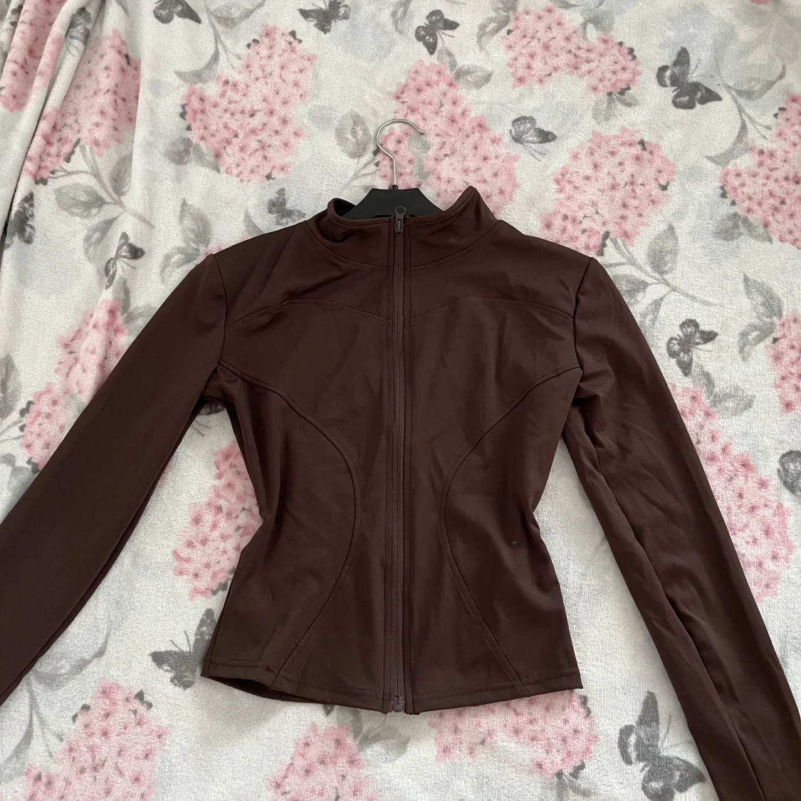 Brun träningsjacka 