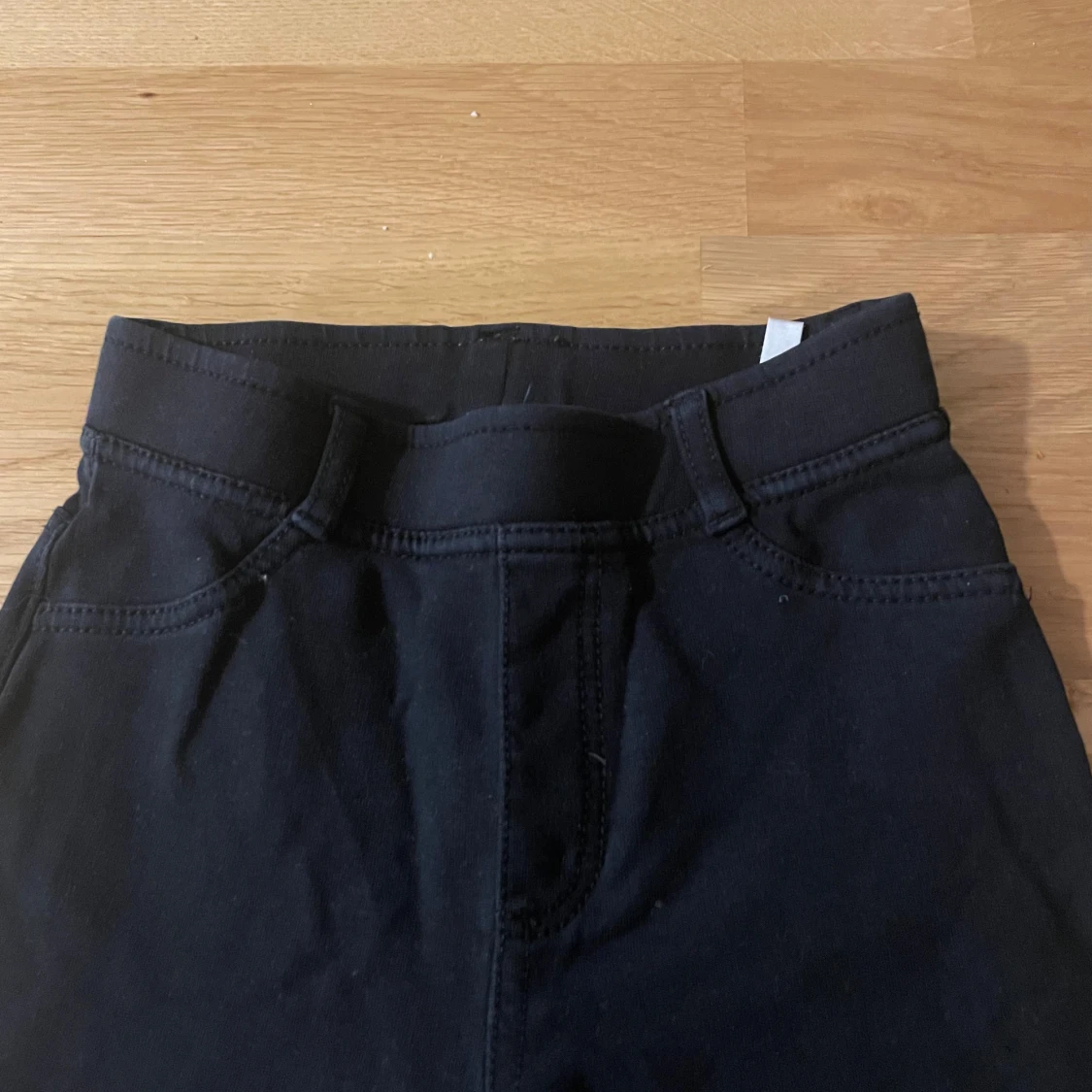 Svarta skinny byxor från H&M - 1