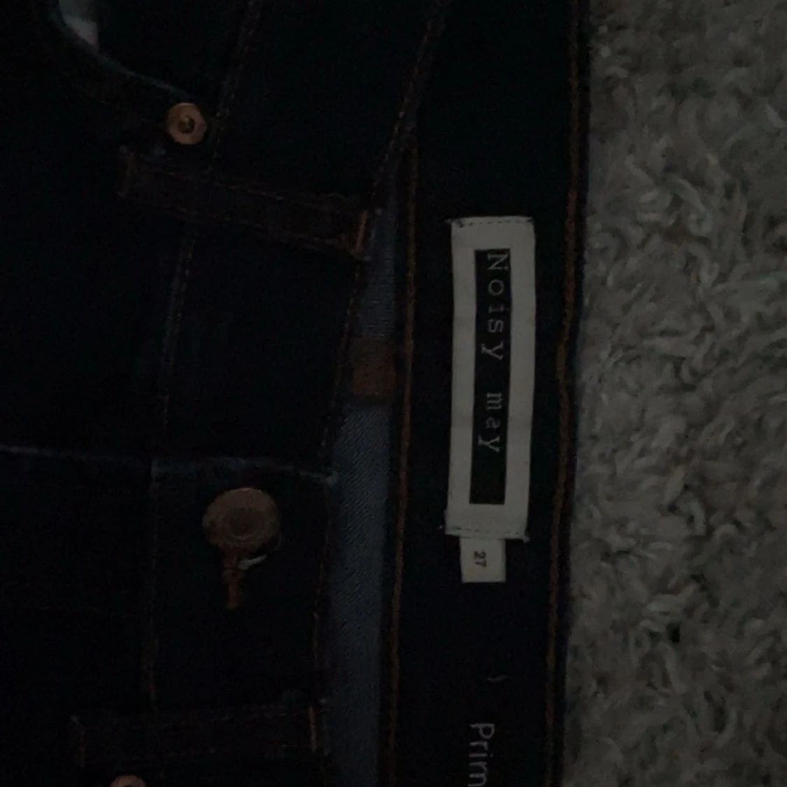 Mörkblå jeans från Noisy May - 3