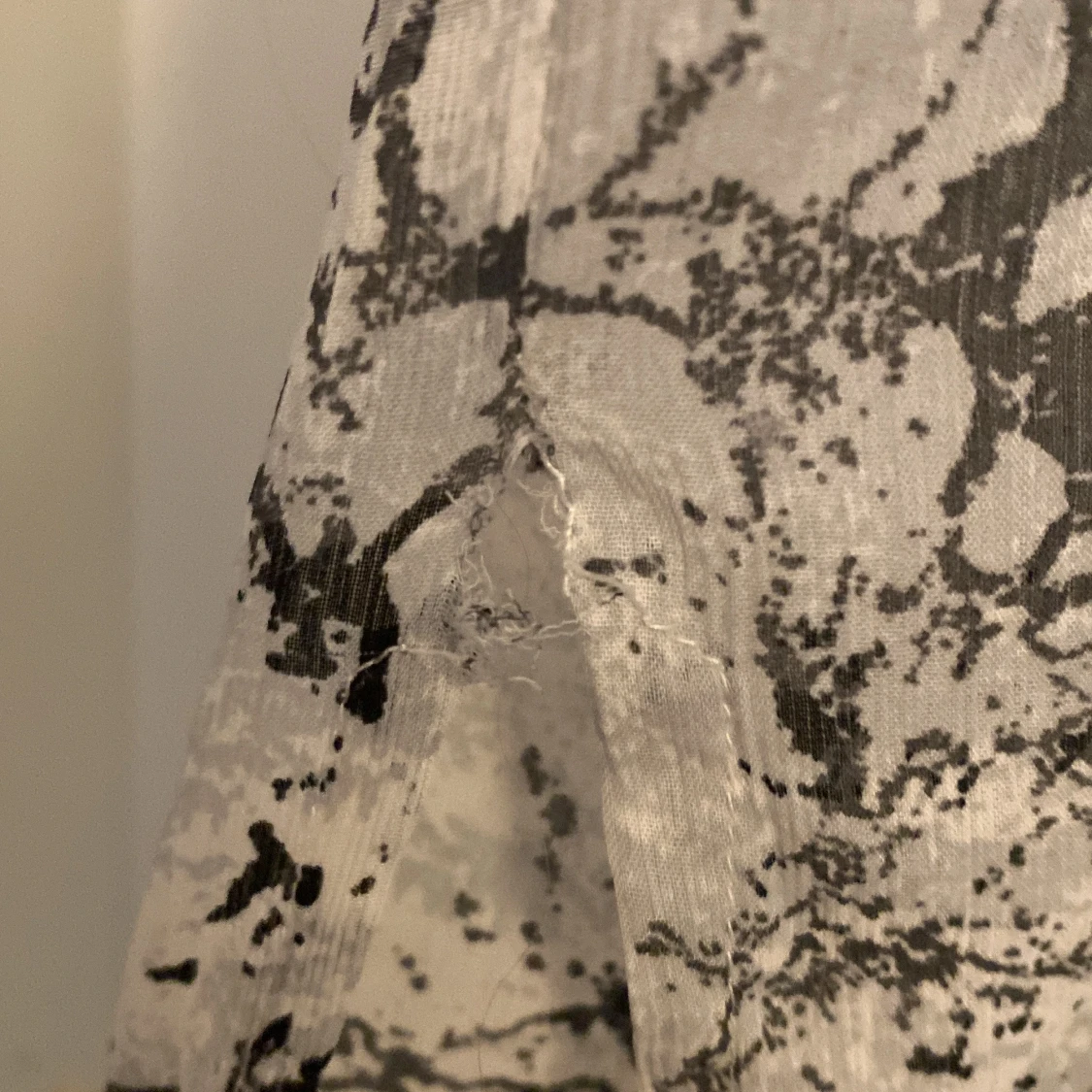 Ärmlös mönstrad kofta från Lindex - 4