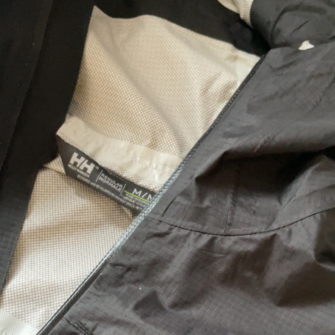 Svart vindjacka från Helly Hansen - 3