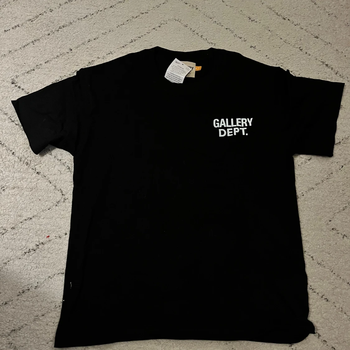 Svart Gallery Dept. t-shirt S