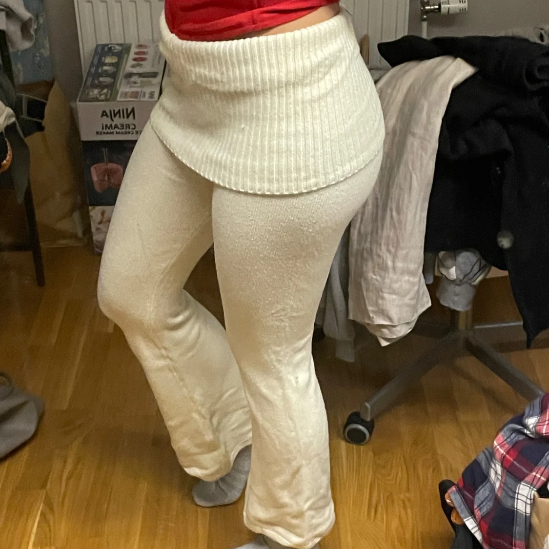 För korta för mig - Vita stickade byxor med bred mudd - 1