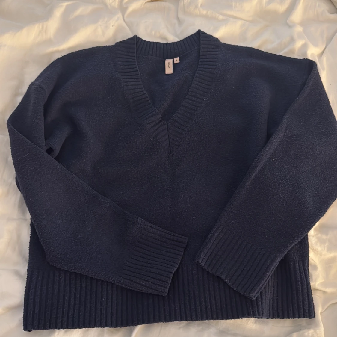 Mörkblå stickad tröja från Nelly - 2