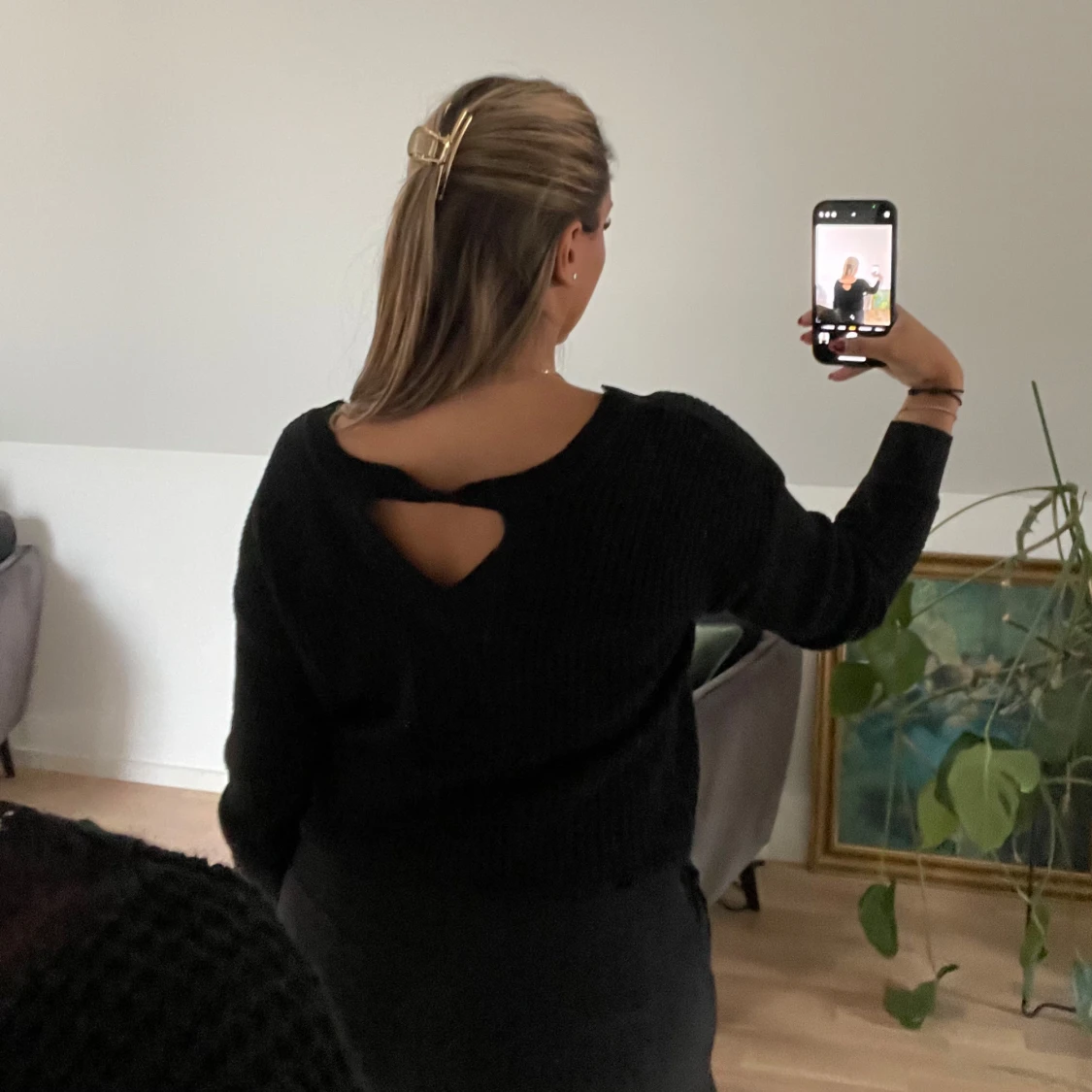 Svart stickad v-ringad tröja med spets - 2