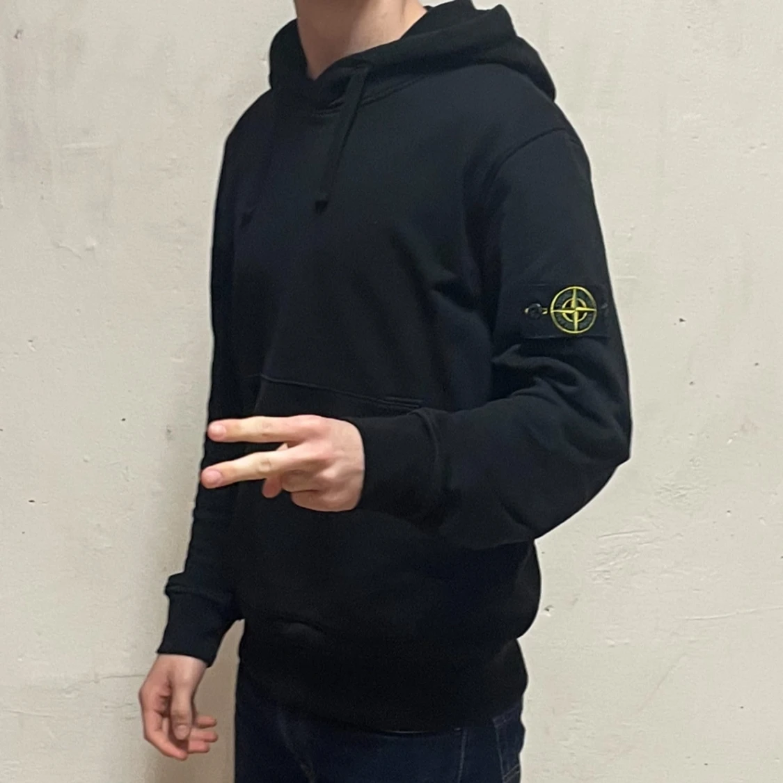 Svart hoodie från Stone Island - 1