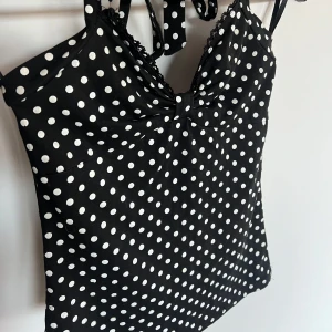 Halterneck topp - Halterneck topp🖤storlek M men mer xs/s! Sömnen har gått upp vid bandet!