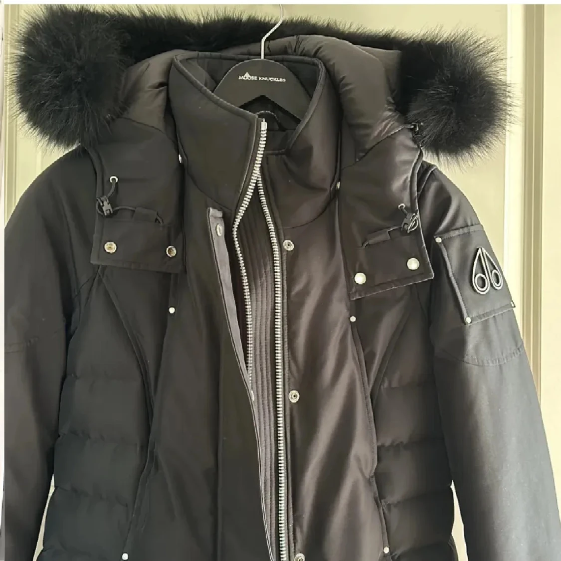 Svart dunjacka från Moose Knuckles - 1