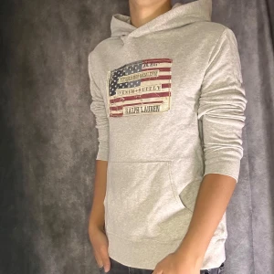 RL Denim and supply hoodie - Mycket fint skick | Size M  | fraktar spårbart inom 24 timmar |  för att köpa klicka ” köp nu” | vid frågor skriv ett meddelande |