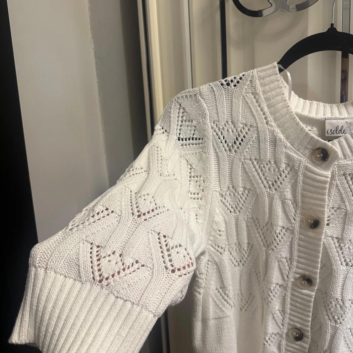 Vit stickad kofta från Isolde - 1