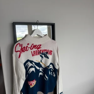 Fin stickad tröja  - Jättefin stickad tröja från Gina tricot, perfekt till vinterns skidresor!! 